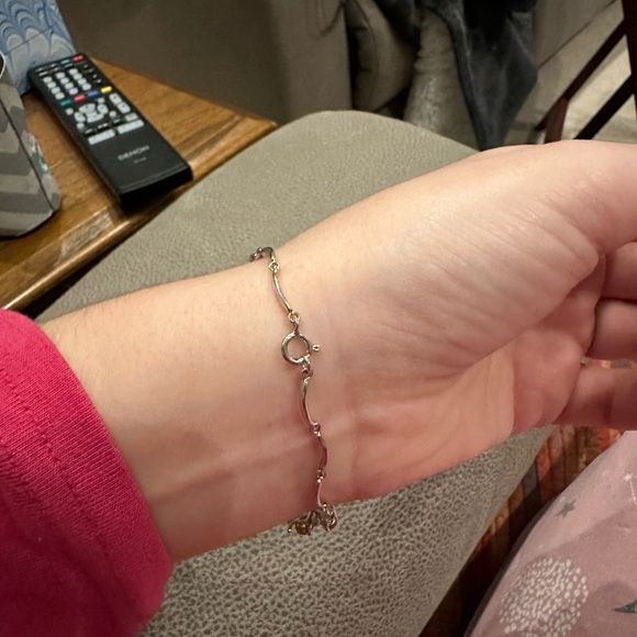 Gorgeous sterling silver butterfly ring and bracelet with gemstones. - Picture 8 of 8